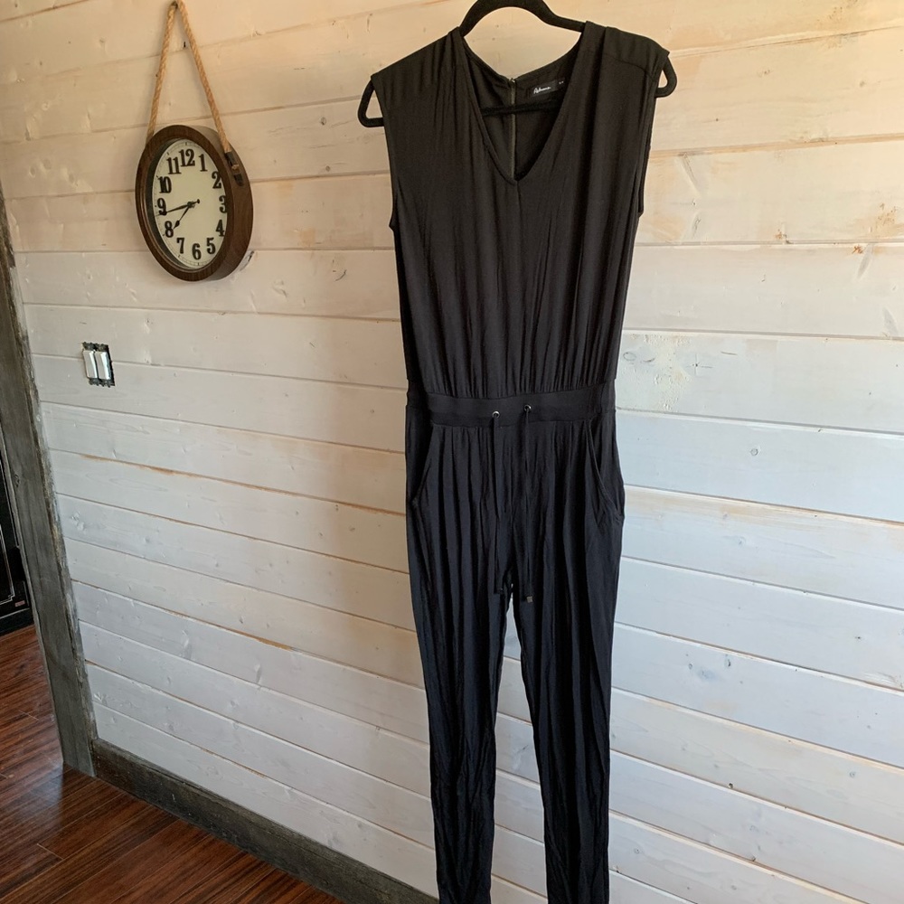 Reitmans | Black Sleeveless Romper